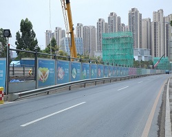 施工工地圍擋選取采購有什么講究嗎？旭東鋼構(gòu)廠家告訴你